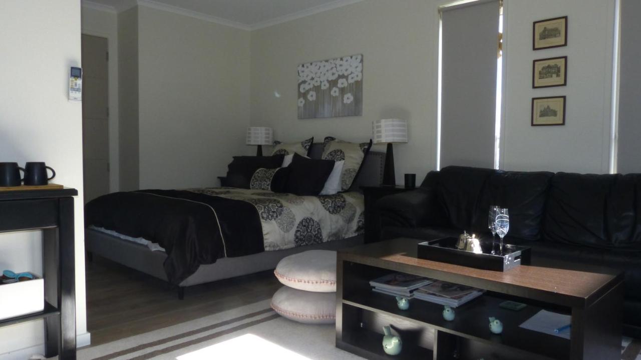 Modern Self Contained Apartment In Riverhead ภายนอก รูปภาพ