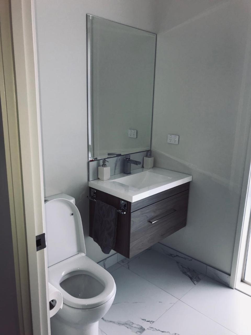 Modern Self Contained Apartment In Riverhead ภายนอก รูปภาพ